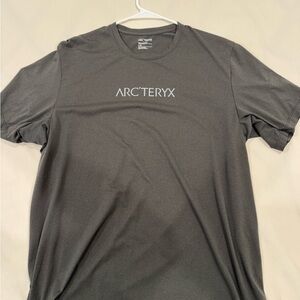 Arc'teryx Men's Gray T-Shirt Large